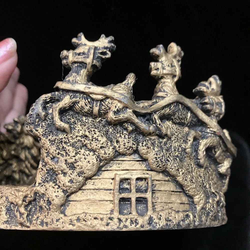 Vintage Christmas Santa Sleigh & Reindeer Bronze Tone Resin Table Candle Holder
